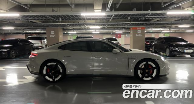 Porsche Taycan 4S — пробег 45 000 км — фото 4 из 5