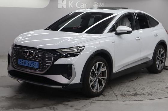 Audi Q4 e-tron 40 Premium Sportback — пробег 37 300 км — фото 2 из 5