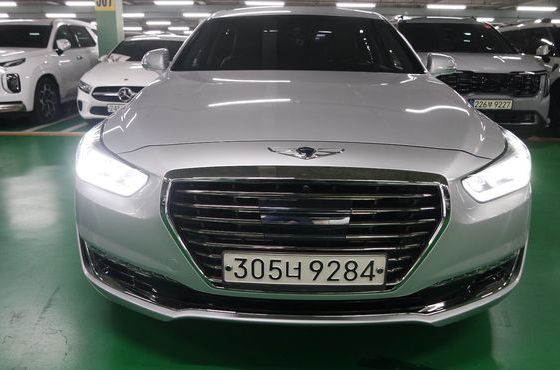 Genesis EQ900 3.8 GDI AWD Premium Luxury — пробег 84 000 км — фото 3 из 5