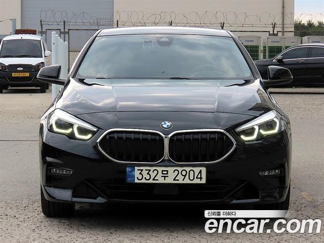BMW 2-Series 220i Sport — пробег 30 295 км — фото 1 из 5