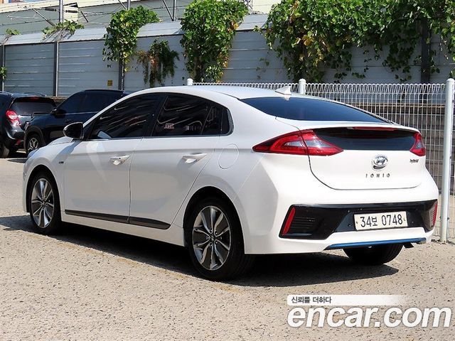 Hyundai Ioniq из Кореи Encar