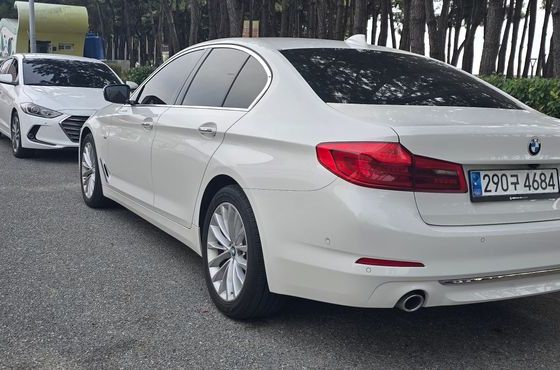 BMW 5-Series 520d Luxury Special Edition — пробег 115 000 км — фото 2 из 5