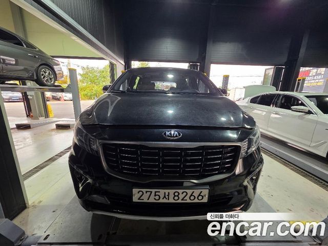 Kia Carnival 9-Seater Luxury — пробег 38 282 км