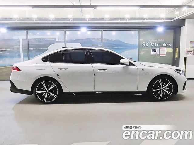 BMW 5-Series 530i xDrive M Sport — пробег 47 387 км — фото 3 из 5