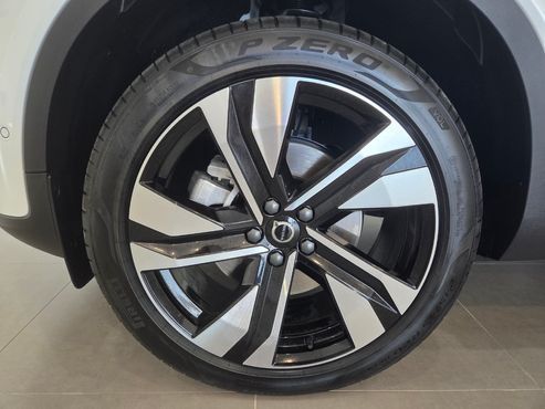 Volvo XC40 B4 Ultra Dark — пробег 226 км — фото 5 из 5