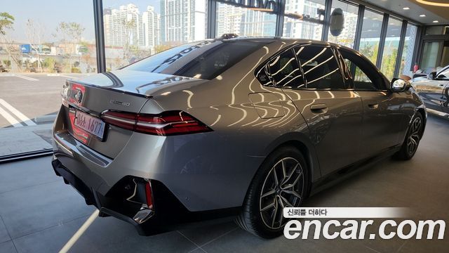 BMW i5 eDrive 40 M Sport — пробег 34 755 км — фото 2 из 5