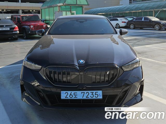 BMW i5 xDrive 40 M Sport Pro — пробег 38 634 км — фото 3 из 5