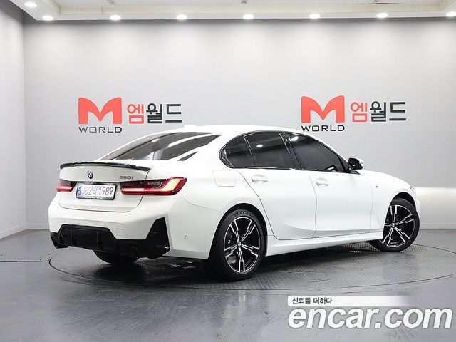 BMW 3-Series 320i M Sport — пробег 26 077 км — фото 2 из 5