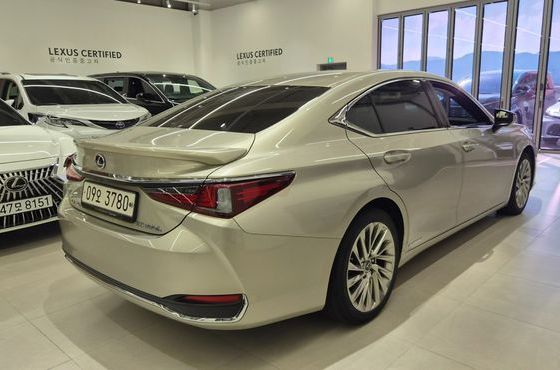 Lexus ES Executive — пробег 131 710 км — фото 2 из 5