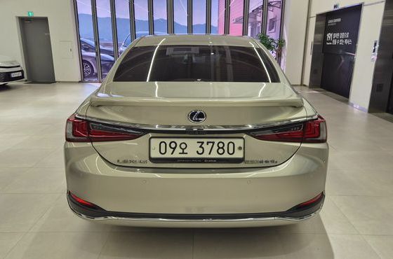 Lexus ES Executive — пробег 131 710 км — фото 4 из 5