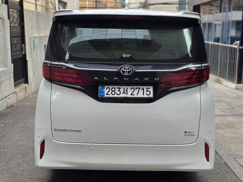 Toyota Alphard 2.5 HEV Executive AWD — пробег 17 250 км — фото 5 из 5