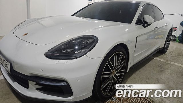Porsche Panamera 3.0 AWD — пробег 54 136 км — фото 1 из 5