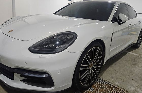 Porsche Panamera 3.0 AWD — пробег 54 136 км — фото 1 из 5