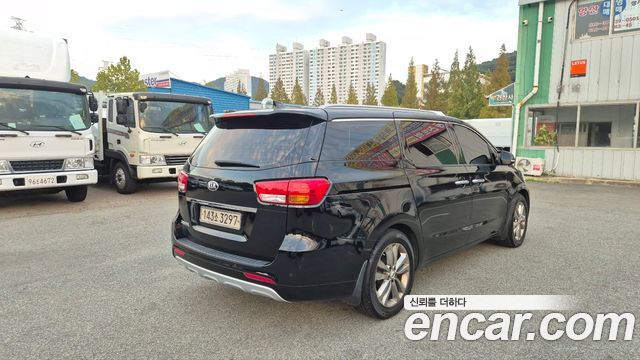 Kia Carnival 9-seater Noblesse — пробег 196 326 км — фото 5 из 5