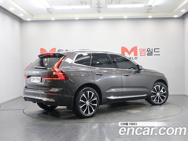 Volvo XC60 B6 Ultimate Bright — пробег 42 563 км — фото 2 из 5