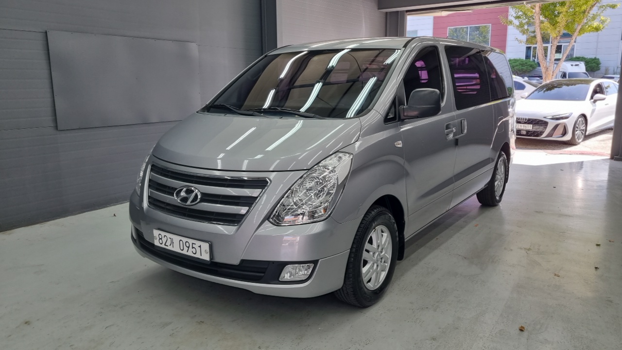 Hyundai Starex 3-Seater LPi VAN Smart — пробег 204 438 км — фото 1 из 5