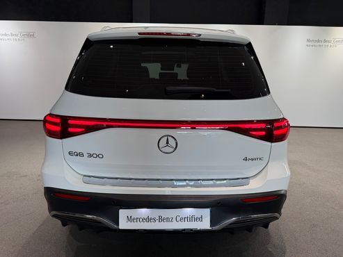 Mercedes-Benz EQB EQB300 4MATIC AMG Line — пробег 3 659 км — фото 4 из 5