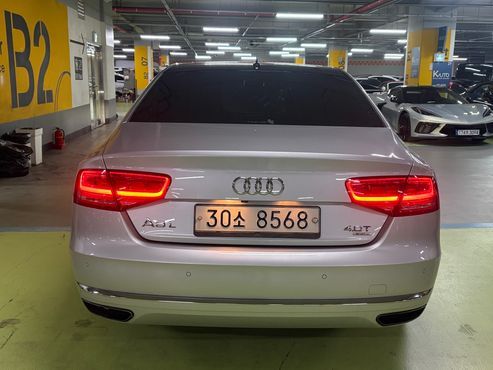 Audi A8 4.0 TFSI Quattro LWB D4 — пробег 160 000 км — фото 4 из 5