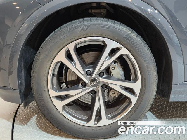 Audi Q6 e-tron из Кореи Encar