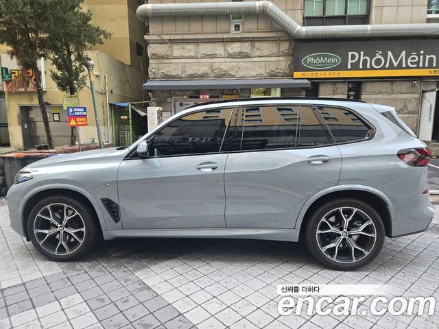 BMW X5 xDrive 30d M Sport — пробег 4 200 км — фото 2 из 5