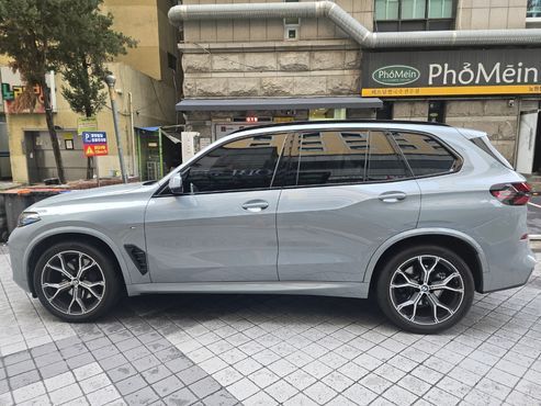 BMW X5 xDrive 30d M Sport — пробег 4 200 км — фото 2 из 5