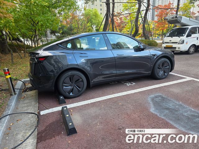 Tesla Model Y Premium RWD — пробег 250 км — фото 2 из 5