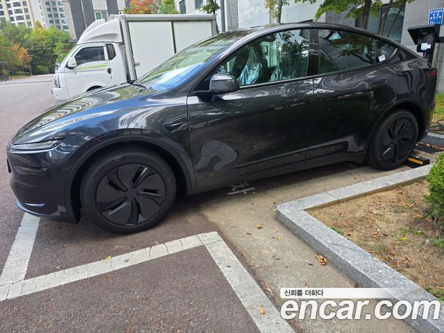 Tesla Model Y Premium RWD — пробег 250 км — фото 5 из 5