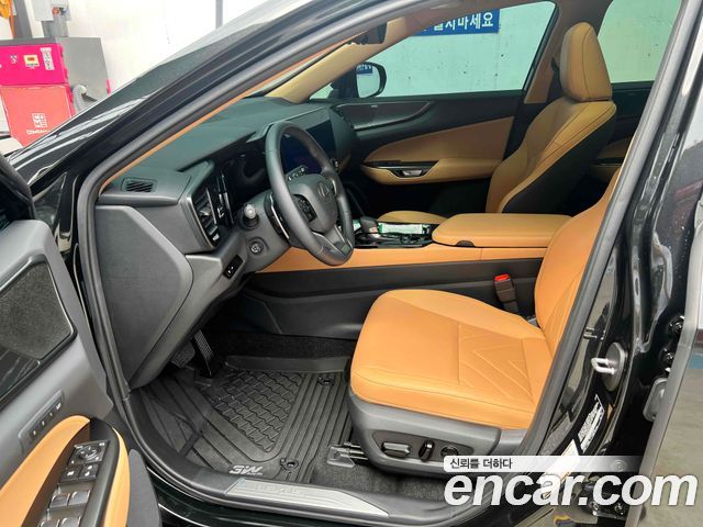 Lexus NX Luxury — пробег 3 300 км — фото 4 из 5