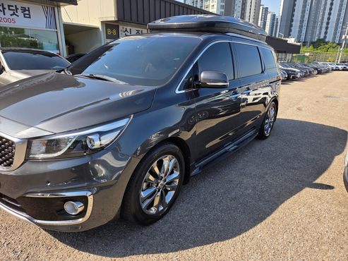 Kia Carnival 7-seater Limousine Magic Space — пробег 105 689 км — фото 3 из 5