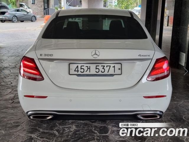 Mercedes-Benz E-Class E300 4MATIC Avnatgarde — пробег 17 860 км — фото 4 из 5