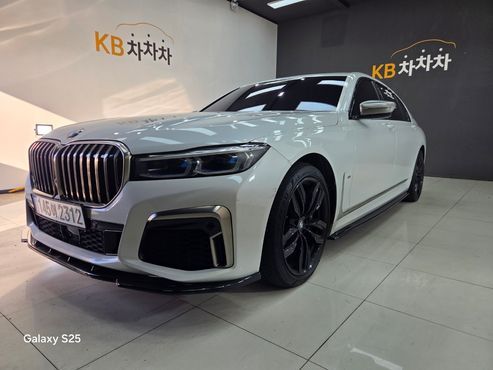 BMW 7-Series M760Li xDrive — пробег 32 209 км — фото 1 из 5