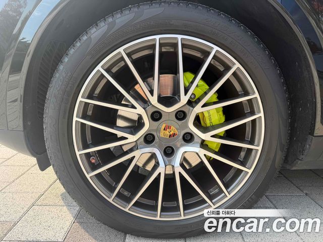 Porsche Cayenne 3.0 E-Hybrid Coupe — пробег 39 000 км — фото 5 из 5