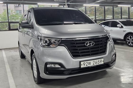 Hyundai Starex Van 5-Seater Modern — пробег 128 945 км — фото 2 из 5