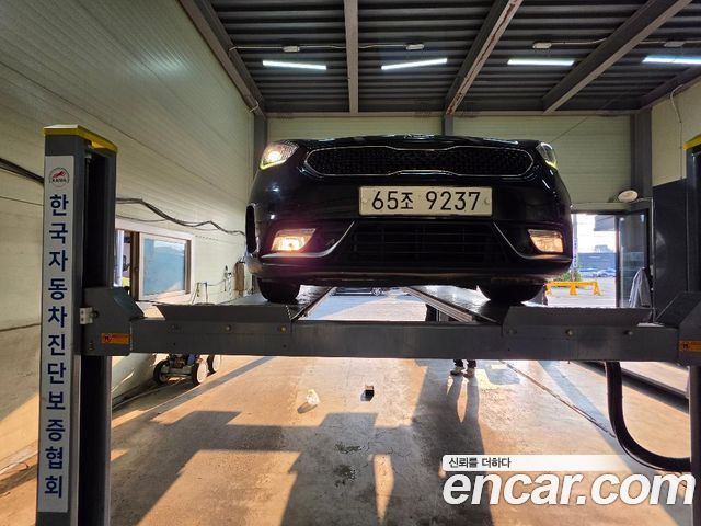 Kia Niro Prestige — пробег 118 556 км — фото 1 из 2