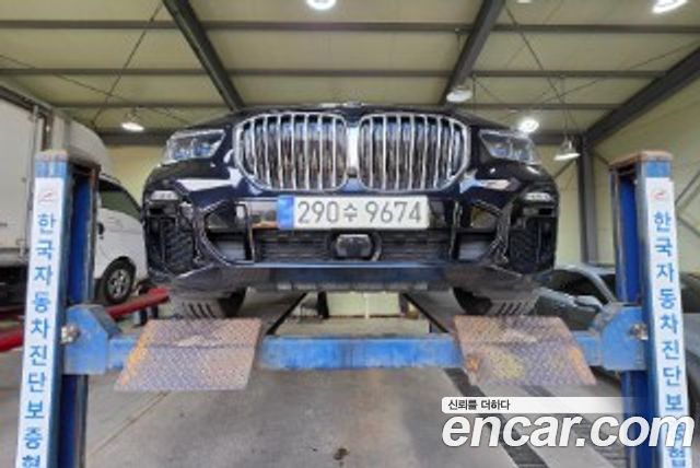 BMW X5 xDrive 40i M Sport — пробег 76 893 км — фото 1 из 2