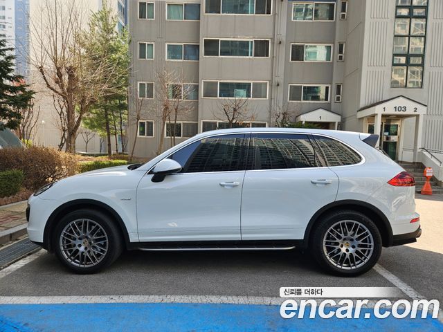 Porsche Cayenne 4.2 S Diesel 958 — пробег 165 900 км — фото 3 из 5