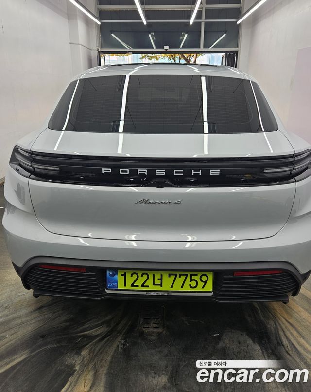 Porsche Macan Base 4 — пробег 17 005 км — фото 4 из 5