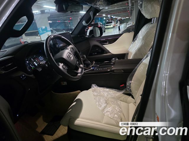 Lexus LX 700h Luxury — пробег 850 км — фото 3 из 5