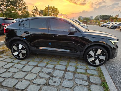 Volvo C40 Twin Ultimate — пробег 34 582 км — фото 4 из 5