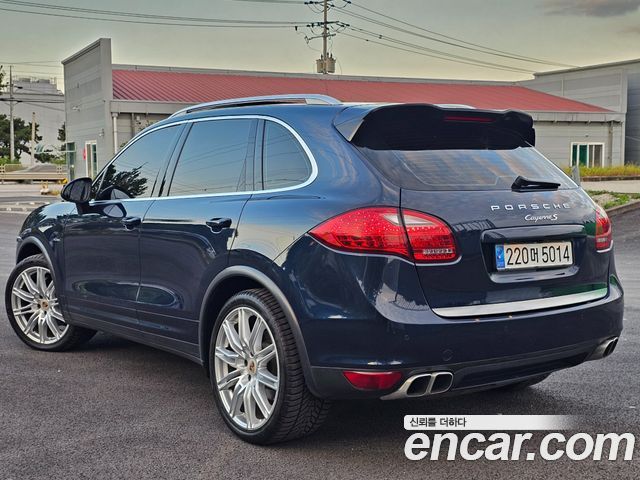 Porsche Cayenne 4.2 S Diesel 958 — пробег 165 743 км — фото 4 из 5