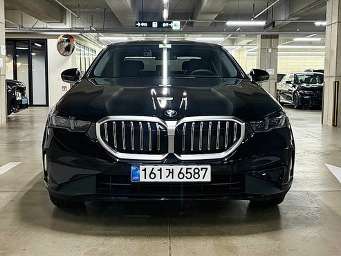 BMW 5-Series 520i — пробег 6 011 км — фото 3 из 5