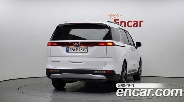 Kia Carnival Diesel 9-Seater Prestige — пробег 58 400 км — фото 4 из 5