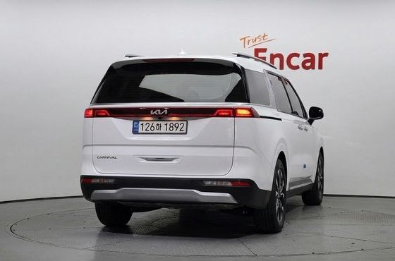Kia Carnival Diesel 9-Seater Prestige — пробег 58 400 км — фото 4 из 5