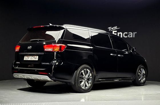 Kia Carnival 7-seater Limousine VIP — пробег 158 428 км — фото 2 из 5