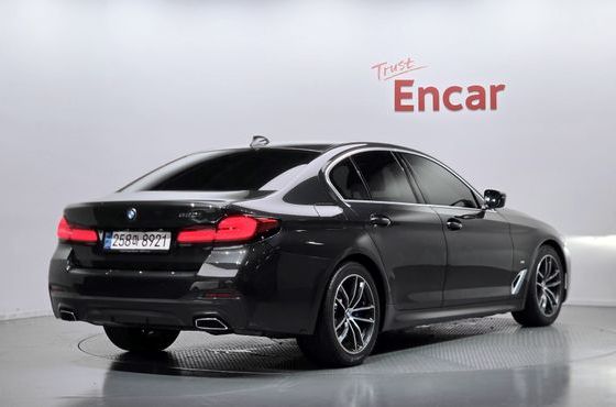 BMW 5-Series 520i M Sport — пробег 68 697 км — фото 2 из 5