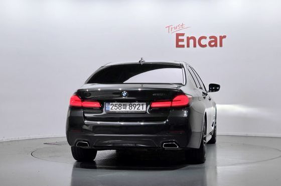 BMW 5-Series 520i M Sport — пробег 68 697 км — фото 4 из 5