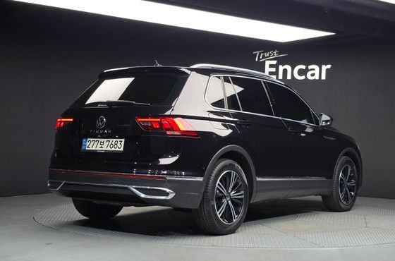 Volkswagen Tiguan 2.0 TDI Premium — пробег 100 264 км — фото 2 из 5