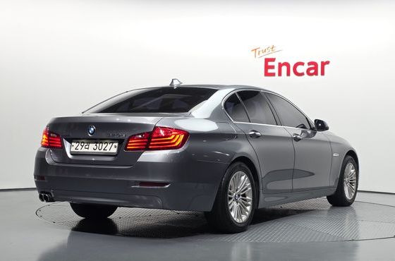 BMW 5-Series 520d xDrive — пробег 221 406 км — фото 2 из 5