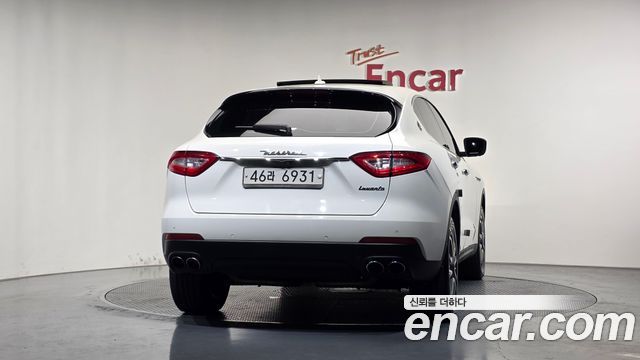 Maserati Levante из Кореи Encar