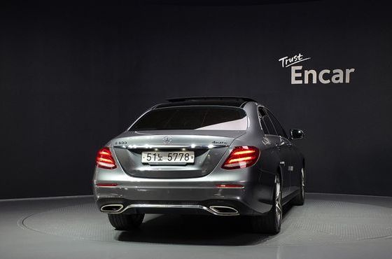 Mercedes-Benz E-Class E300 4MATIC AMG Line — пробег 168 165 км — фото 4 из 5